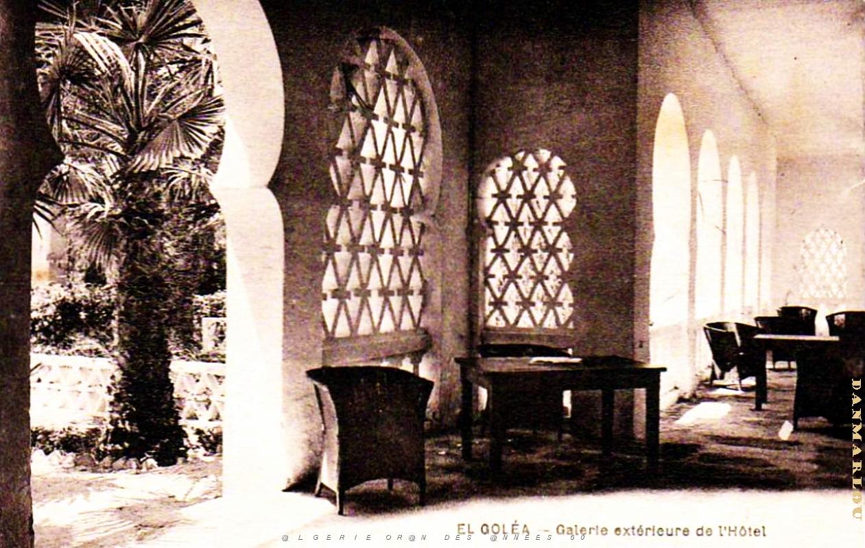 El-Golea - Hotal S.A.T.T - Galerie Exterieure.jpg